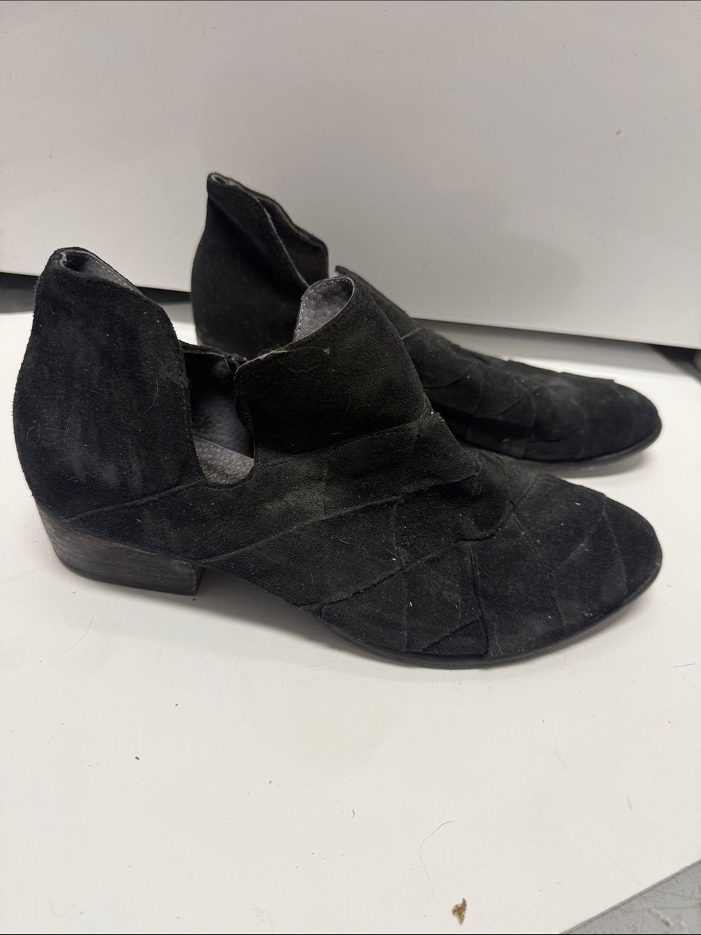 Women's Black Suede Cut-Out Ankle Shoes Seychelles Ankle Boots Size 8